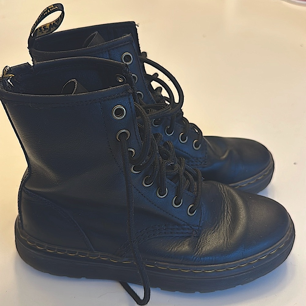 Dr Marten Boots in good condition. Tag missing on one as shown in pics .